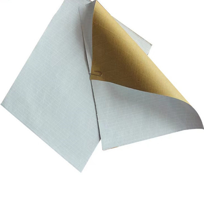 Revêtement renforcé blanc de papier d'emballage de canevas de film de l'isolation composée pp de papier d'aluminium