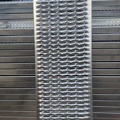 Feuilles perforées de plat de dérapage de bouche de crocodile anti pour l'escalier et le plancher