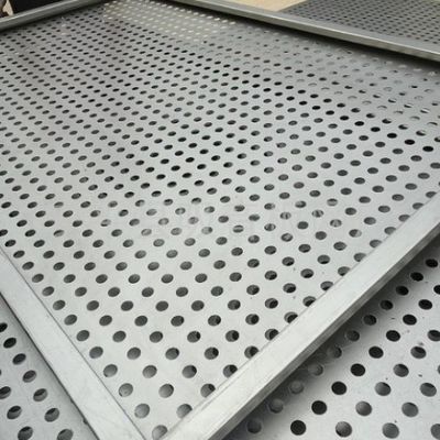 3mm en aluminium ont perforé le rond en aluminium de panneau