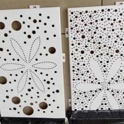 feuille perforée en aluminium SUS304L SUS301 de 100mm