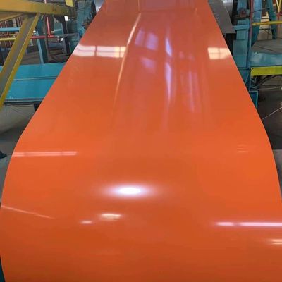 La couleur de PPGI a enduit la bobine en acier galvanisée de GI enduite d'une première couche de peinture par feuille ondulée de toiture en métal