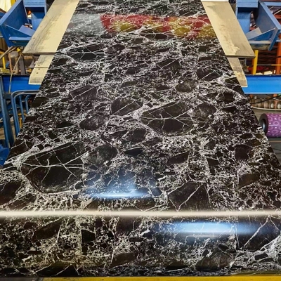 La couleur de PPGI a enduit la bobine en acier en acier galvanisée de la bobine PPGI de GI enduite d'une première couche de peinture par feuille ondulée de toiture en métal