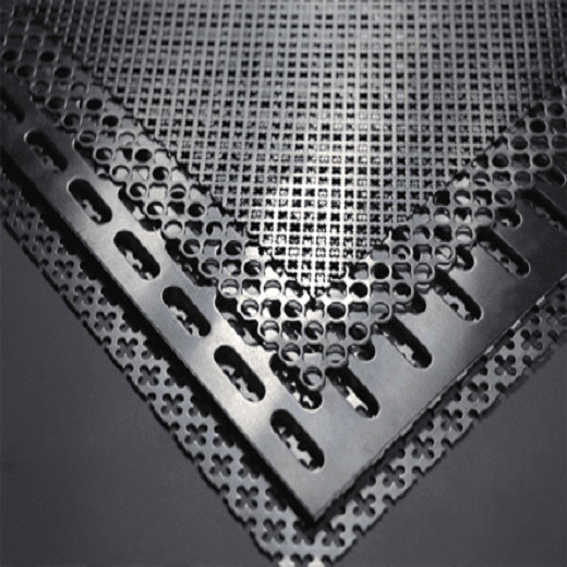 Le GI de JIS G3302 a perforé chaud de feuille plongé pour la barrière Machinery Guards de ferme