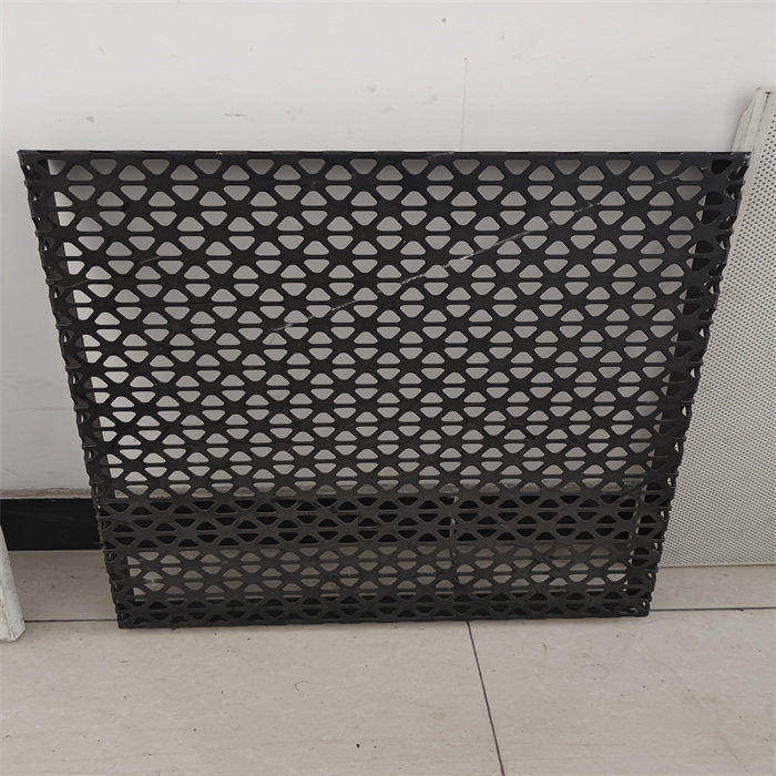 Tôle perforée de fer galvanisé de trou triangulaire pour la décoration